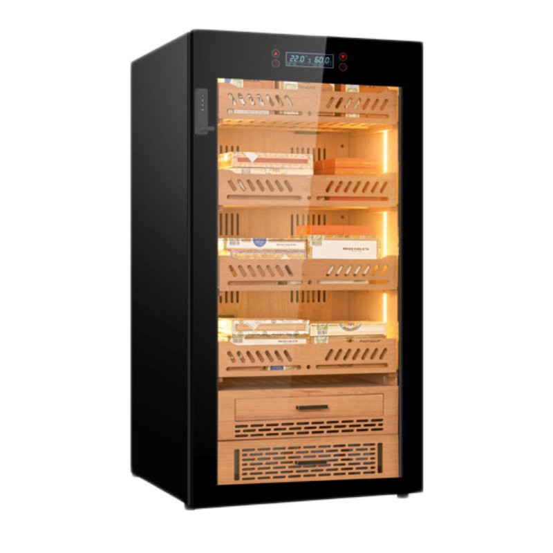 Humidor nero con interni in legno, ripiani regolabili, illuminazione a LED e display digitale di temperatura e umidità.
