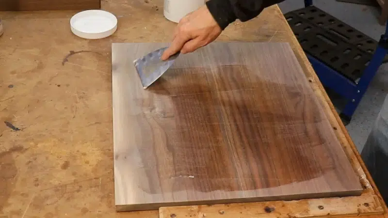 Filling and sealing large wooden surface before lacquer