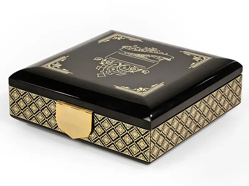 High-gloss perfume boxes
