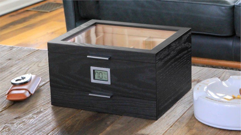 Luxury wooden cigar box