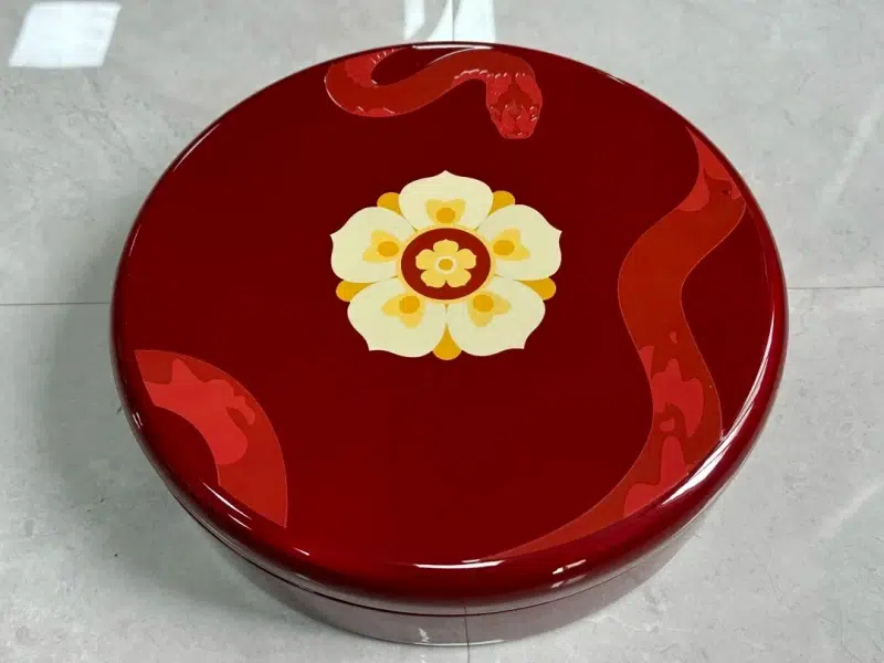 Mirror-like finish on luxury wooden box01