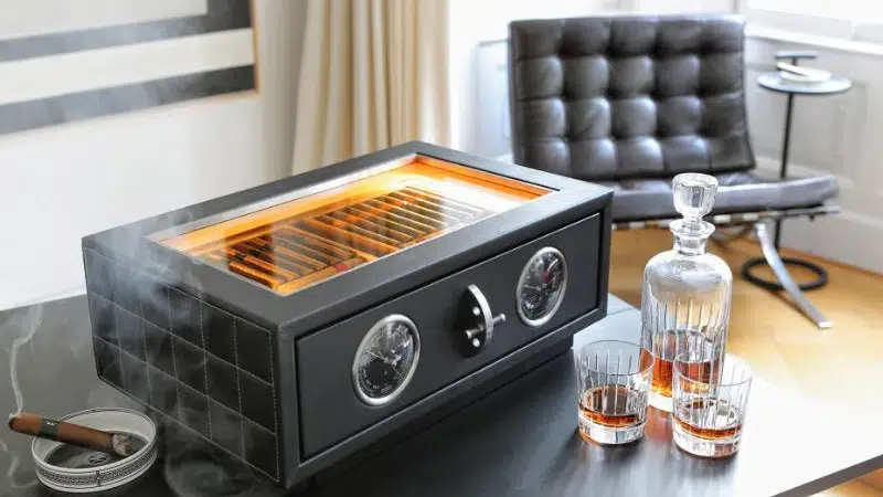 Caja de puros moderna con elementos clásicos