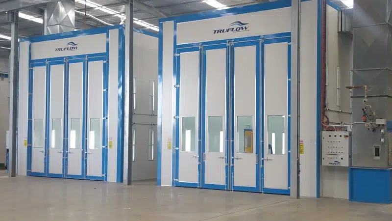 Ventilated drying booth with filtered airflow