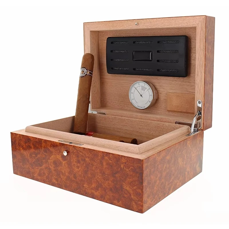 Wood grain cigar humidor with cigars