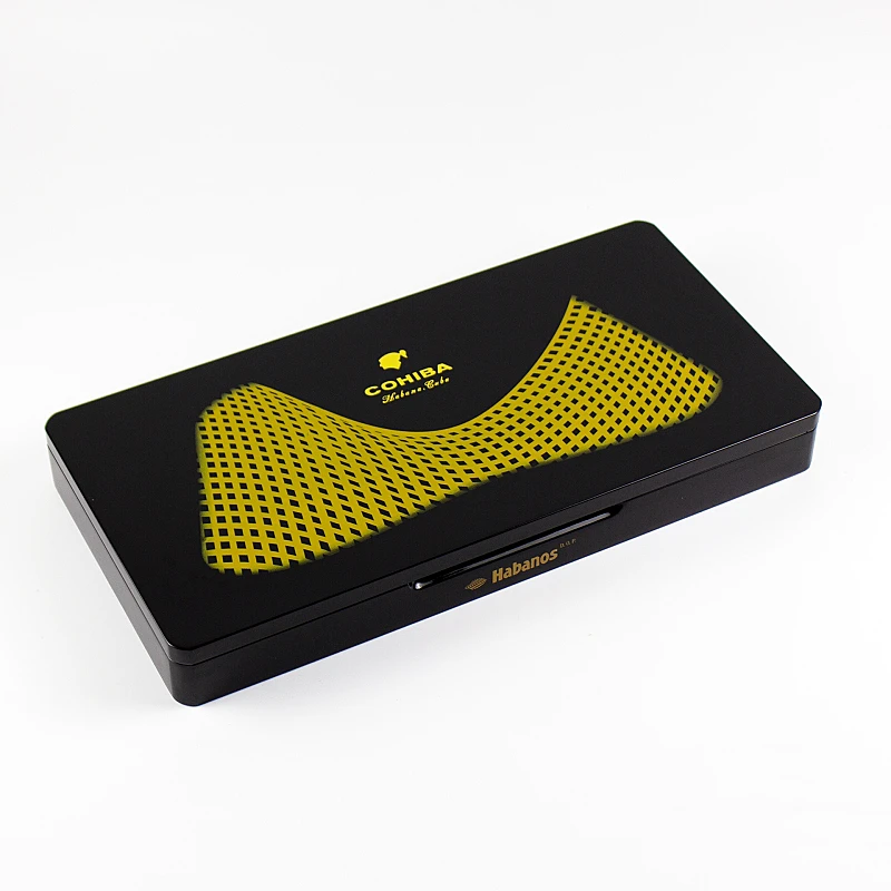 Estuche para puros de la marca Cohiba en negro y amarillo