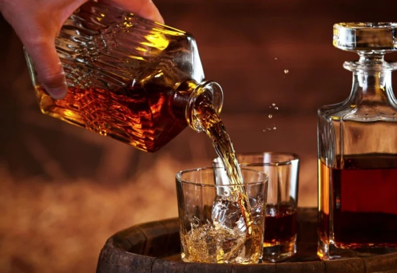 open screw cap whisky bottle